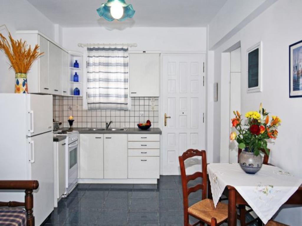 Erato Apartments Баці Екстер'єр фото
